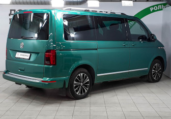 Подержанный автомобиль Volkswagen Caravelle 2022 года (4 фото)