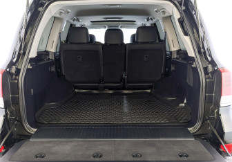 Подержанный автомобиль Toyota Land Cruiser Suv 2021 года (10 фото)