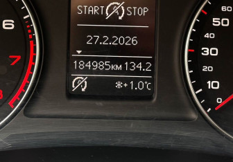 Подержанный автомобиль Audi Q3 2012 года (12 фото)