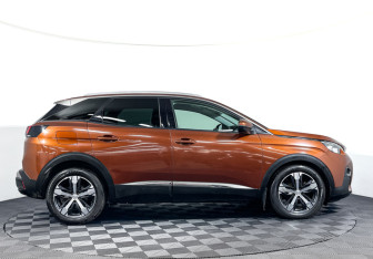 Подержанный автомобиль Peugeot 3008 2017 года (4 фото)