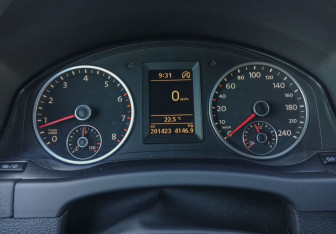 Подержанный автомобиль Volkswagen Tiguan 2013 года (22 фото)