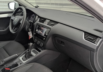 Подержанный автомобиль Skoda Octavia Liftback 2018 года (11 фото)