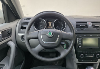 Подержанный автомобиль Skoda Yeti 2011 года (12 фото)