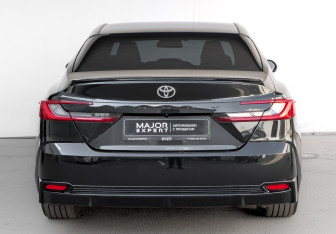Подержанный автомобиль Toyota Camry Sedan 2024 года (6 фото)