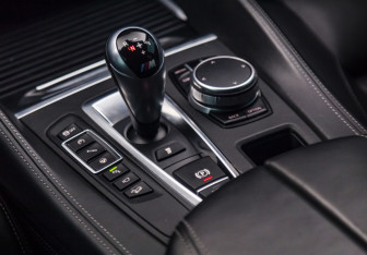 Подержанный автомобиль BMW X5 M 2016 года (25 фото)