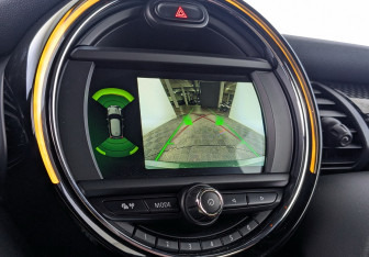 Подержанный автомобиль MINI Hatch 2019 года (16 фото)