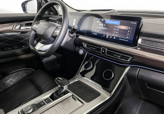 Подержанный автомобиль Exeed VX 2023 года (9 фото)