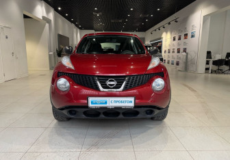 Подержанный автомобиль Nissan Juke 2014 года (2 фото)