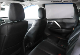 Подержанный автомобиль Mitsubishi Montero Sport 2022 года (14 фото)