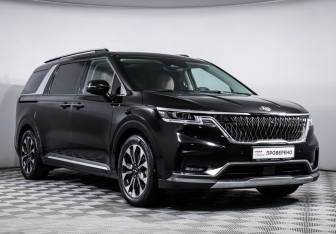 Подержанный автомобиль Kia Carnival 2020 года (15 фото)