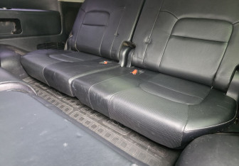Подержанный автомобиль Toyota Land Cruiser Suv 2012 года (11 фото)