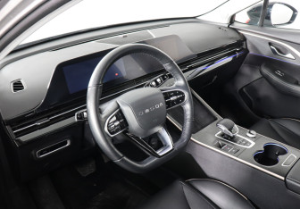 Подержанный автомобиль Omoda C5 2023 года (9 фото)