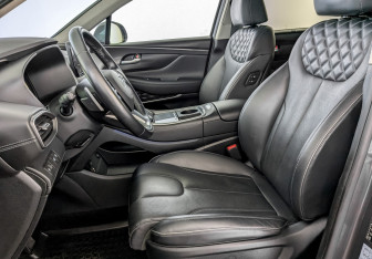Подержанный автомобиль Hyundai Santa Fe 2022 года (21 фото)