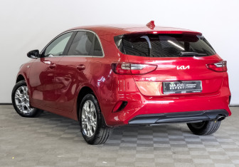 Подержанный автомобиль Kia Ceed Hatchback 2022 года (7 фото)