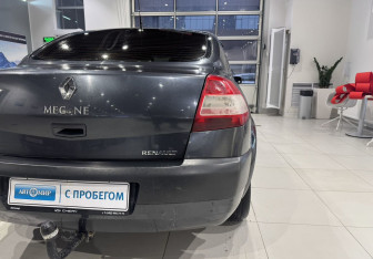 Подержанный автомобиль Renault Megane Sedan 2007 года (8 фото)