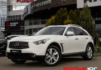 Подержанный автомобиль Infiniti QX70 2016 года (1 фото)