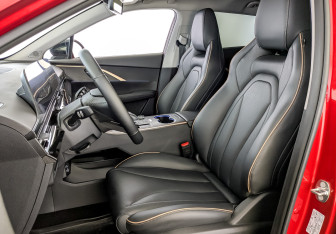 Подержанный автомобиль Omoda C5 2024 года (20 фото)