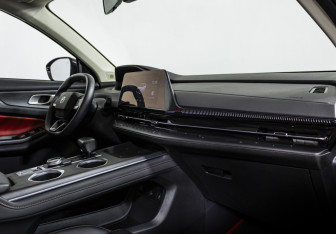 Подержанный автомобиль Changan UNI-S 2024 года (9 фото)