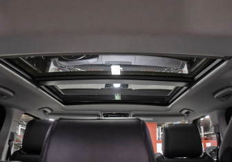 Подержанный автомобиль Land Rover Range Rover Sport 2017 года (25 фото)