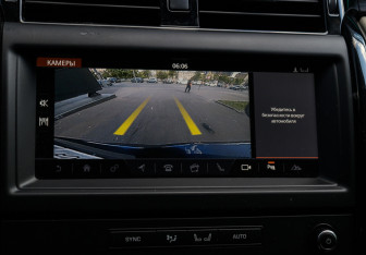 Подержанный автомобиль Land Rover Discovery 2018 года (23 фото)