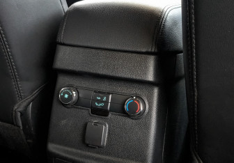 Подержанный автомобиль Ford Explorer 2018 года (30 фото)