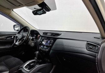 Подержанный автомобиль Nissan X-Trail 2021 года (13 фото)