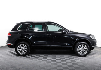 Подержанный автомобиль Volkswagen Touareg 2015 года (4 фото)