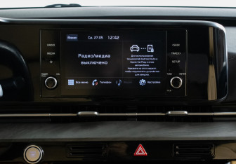 Подержанный автомобиль Kia Carnival 2021 года (15 фото)