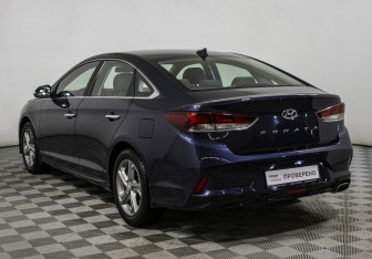 Подержанный автомобиль Hyundai Sonata 2017 года (7 фото)