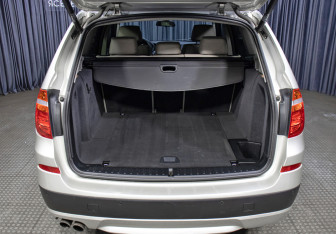 Подержанный автомобиль BMW X3 2012 года (10 фото)