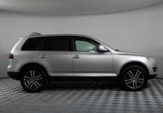 Подержанный автомобиль Volkswagen Touareg 2008 года (4 фото)
