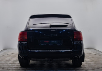 Подержанный автомобиль Porsche Cayenne 2006 года (4 фото)
