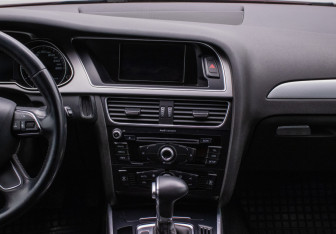 Подержанный автомобиль Audi A4 Sedan 2013 года (14 фото)
