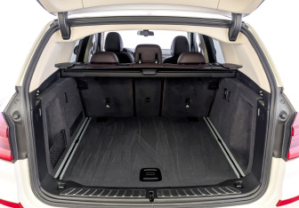 Подержанный автомобиль BMW X3 2020 года (10 фото)