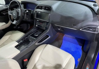 Подержанный автомобиль Jaguar F-Pace 2019 года (11 фото)