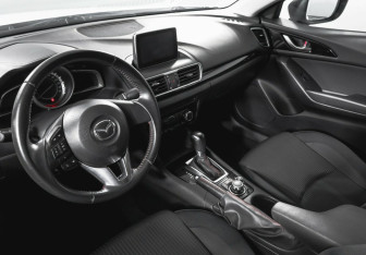 Подержанный автомобиль Mazda 3 Sedan 2016 года (10 фото)