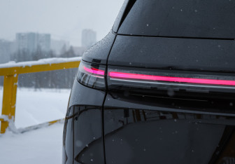 Подержанный автомобиль LiXiang L7 2024 года (15 фото)