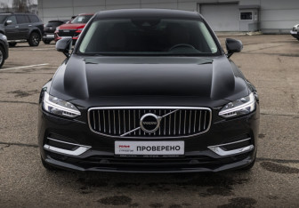 Подержанный автомобиль Volvo S90 2019 года (5 фото)