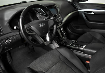 Подержанный автомобиль Hyundai i40 Sedan 2014 года (12 фото)