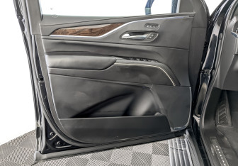 Подержанный автомобиль Cadillac Escalade Suv 2021 года (20 фото)