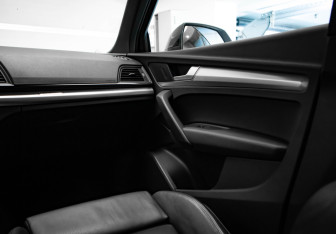 Подержанный автомобиль Audi Q5 2018 года (24 фото)