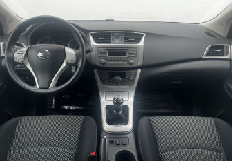 Подержанный автомобиль Nissan Sentra Sedan 2015 года (12 фото)