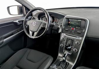 Подержанный автомобиль Volvo XC60 2015 года (26 фото)