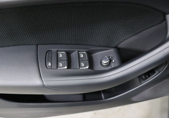 Подержанный автомобиль Audi Q3 2017 года (11 фото)