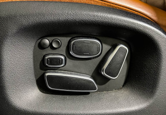 Подержанный автомобиль Land Rover Range Rover 2013 года (17 фото)