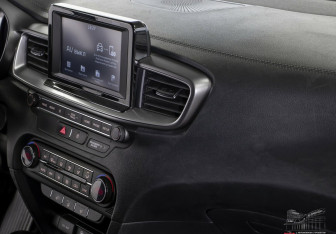 Подержанный автомобиль Kia Ceed Wagon 2019 года (13 фото)