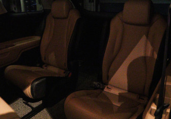 Подержанный автомобиль Kia Carnival 2020 года (10 фото)