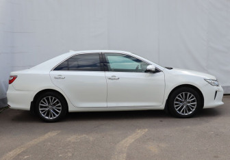 Подержанный автомобиль Toyota Camry Sedan 2016 года (7 фото)
