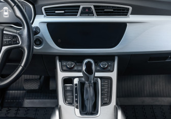Подержанный автомобиль Geely Atlas 2020 года (14 фото)