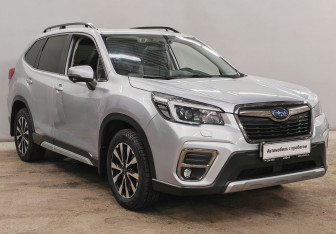 Подержанный автомобиль Subaru Forester Suv 2021 года (3 фото)